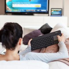 Logitech K400 Plus Wireless US International black