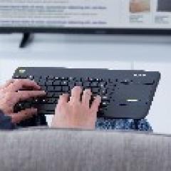 Logitech K400 Plus Wireless US International black