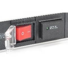 NWSZ Steckdosenleiste Aluminium PDU 1U Digitus 16A Plug, 250VAC 50/60Hz, 7-fach, mit Schalter, Überspannungsschutz