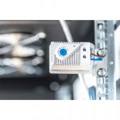 NWSZ Dachlüftereinheit Digitus für Unique Netzw. & Dyna. Basic 4 Lüfter, Schalter, Thermostat, 552 m³ zirk./h, Farbe black (RAL 9005)